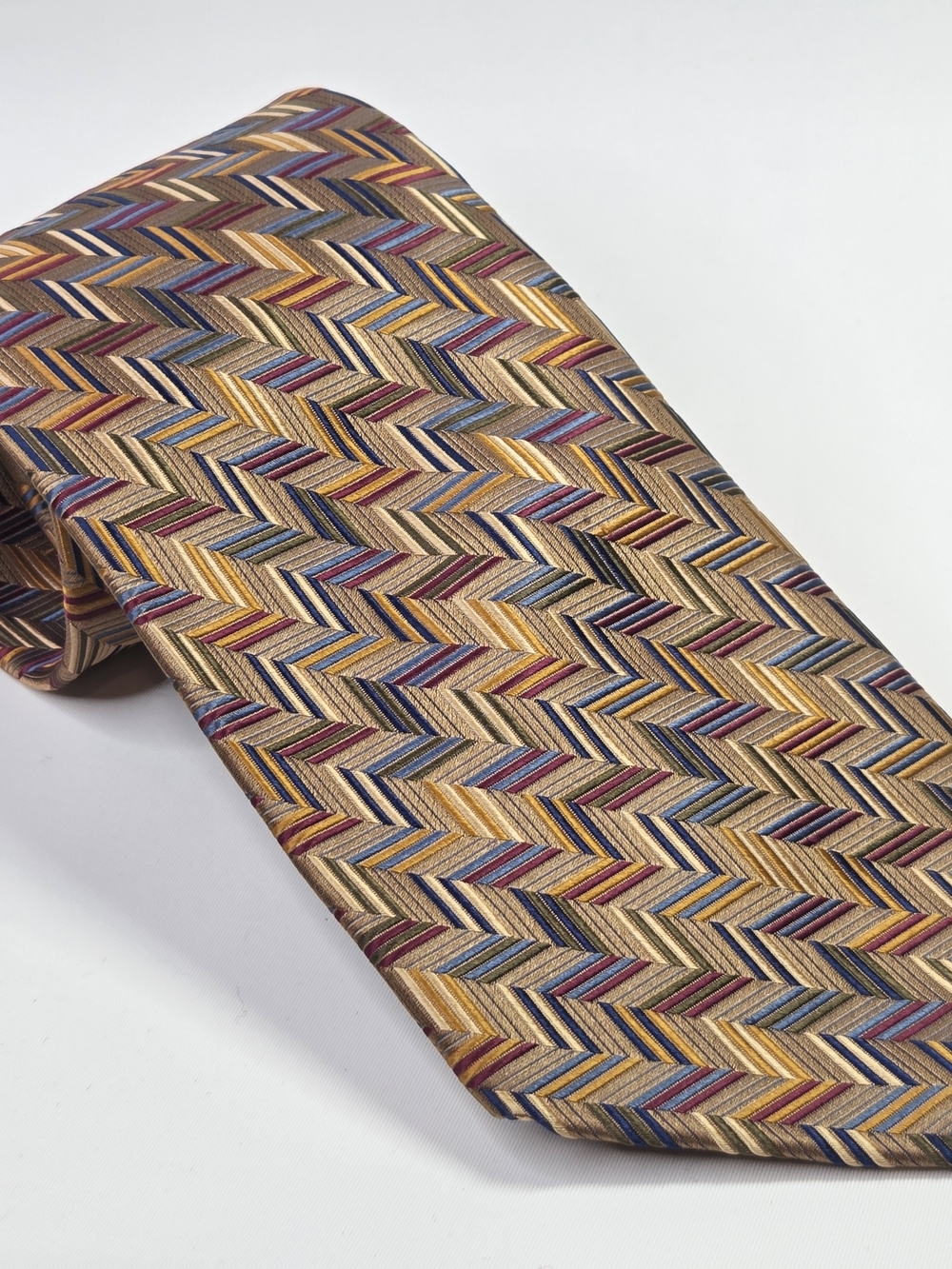 Jos. A. Bank Golden Rainbow Herringbone Pattern 100% Silk Vintage Tie 4"x59"